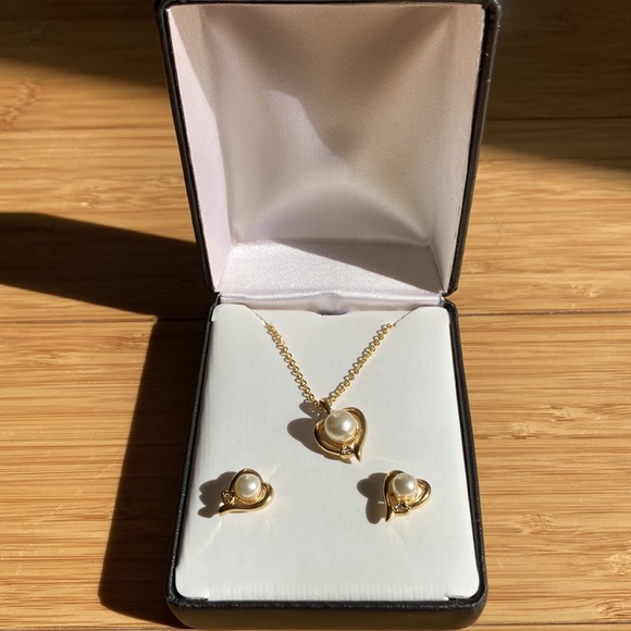 Vintage Heart Shaped Earring and Necklace Set - Picture 4 of 5